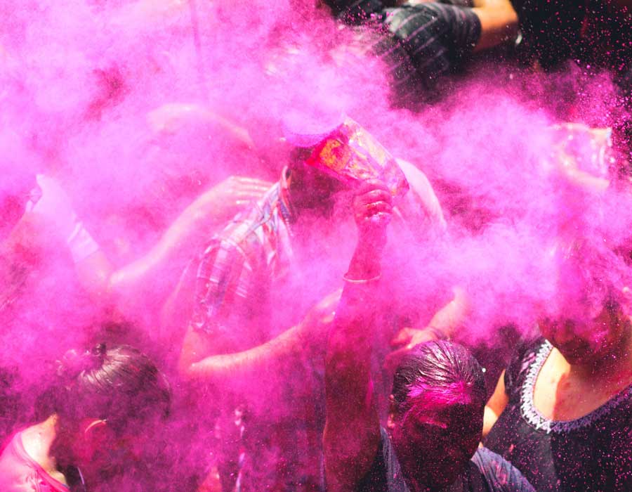hinduistische Holi-Fest Fest der Farben World of Strays